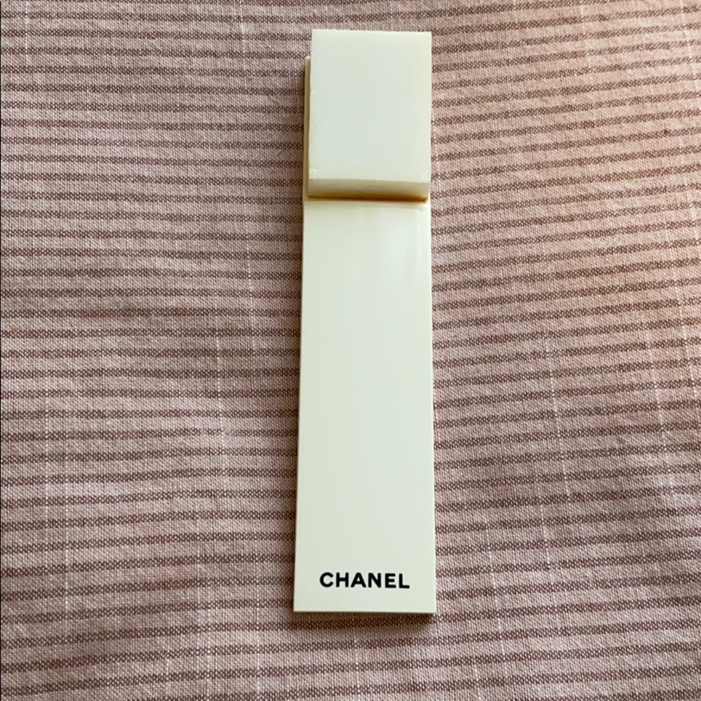 Chanel Sponge